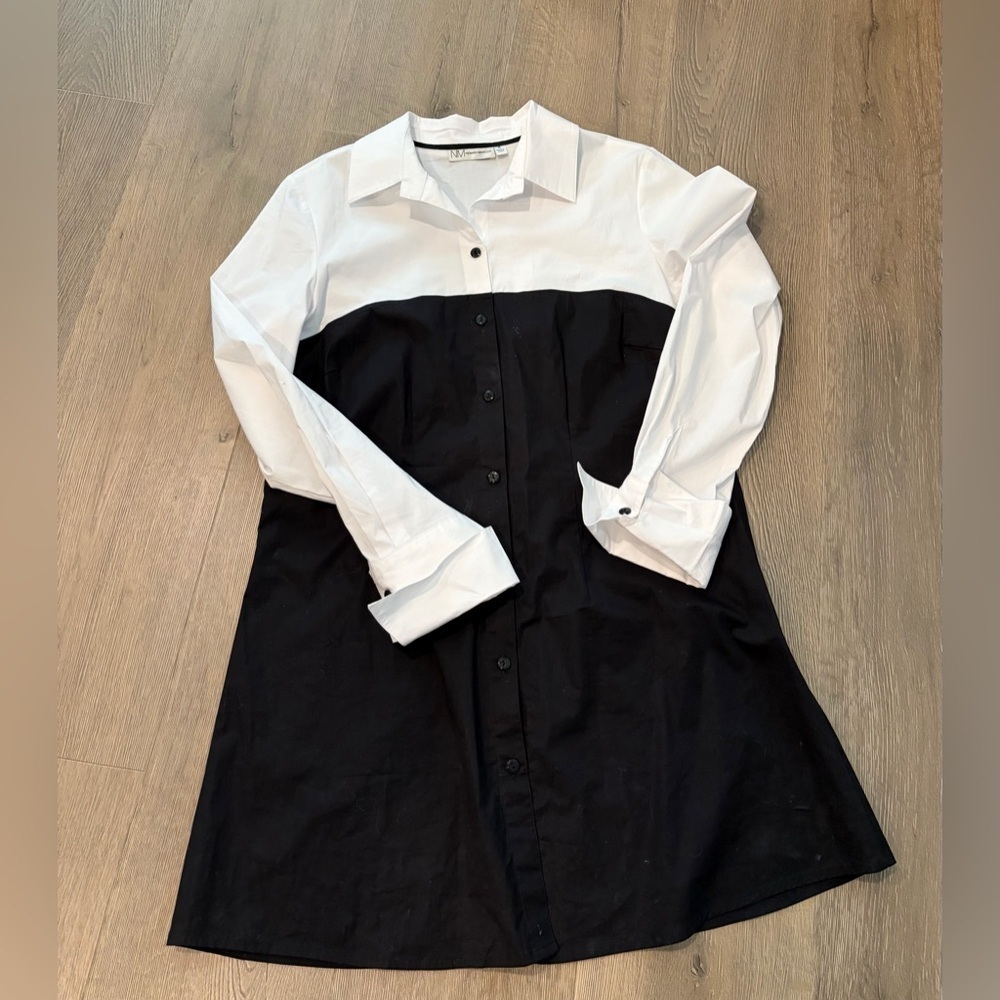 Neiman Marcus Black and White Long Sleeve Dress